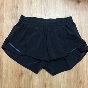 Lululemon Black Hotty Hot Shorts 2.5 size 4